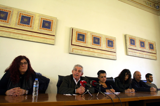 «Ομηροι» της υποχρηματοδότησης και της διαθεσιμότητας
