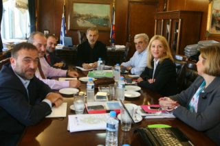 Η ανάπτυξη του Πειραιά στο επίκεντρο της επαφής Δούρου – Μώραλη