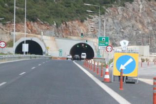 Φωτιά στα μπατζάκια του Κατσιφάρα