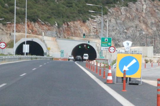 Φωτιά στα μπατζάκια του Κατσιφάρα