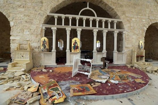 Σβήνουν τα ίχνη των «απίστων»
