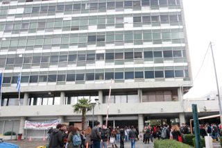 Σύγκλητος κατά «αγνώστων»