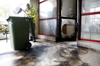 Γκαζάκια στο δημαρχείο Καισαριανής