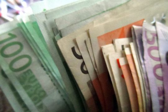 Τα CD αναγκάζουν φοροφυγάδες να… «παραδοθούν»