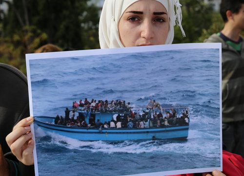 Οι Σύροι υποφέρουν και ο δήμαρχος γιορτάζει