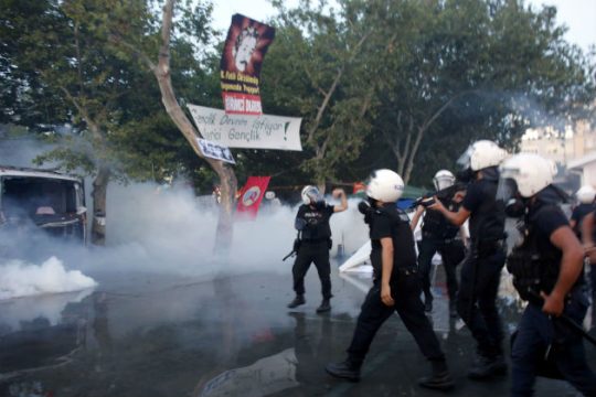 Τουρκία: Δέχθηκε δακρυγόνο, καταδικάστηκε για «αντίσταση κατά της αρχής»