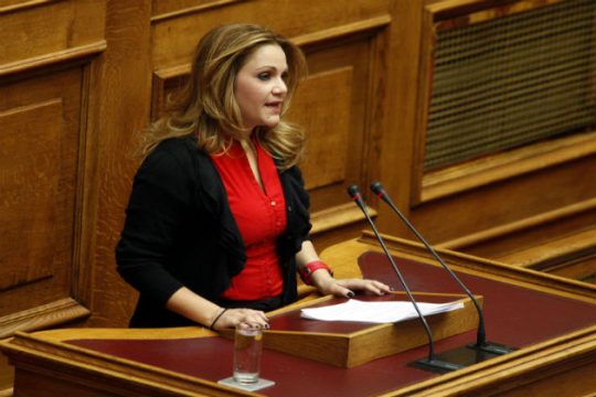 Στην «παρέα» των «προθύμων» η Μίκα Ιατρίδη