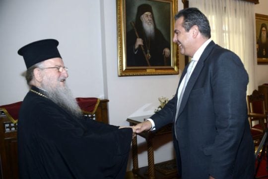Εύσημα Π. Καμμένου στον μητροπολίτη Άνθιμο