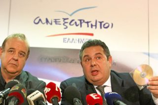 Σκιές στο παρασκήνιο