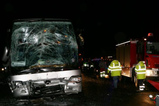 Καραμπόλα 35 οχημάτων στα διόδια Σχηματαρίου, μια νεκρή
