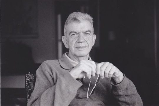 Ο συγγραφέας της Αθήνας, της φθοράς και της χαμένης αθωότητας