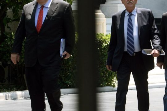 Το ΠΑΣΟΚ πιέζει ΔΗΜΑΡ