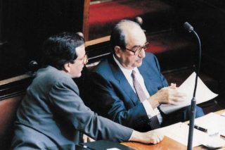 Η καραμέλα της συναίνεσης