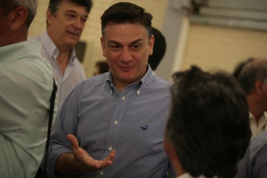 Υπό τον φόβο διάλυσης η Βουλή