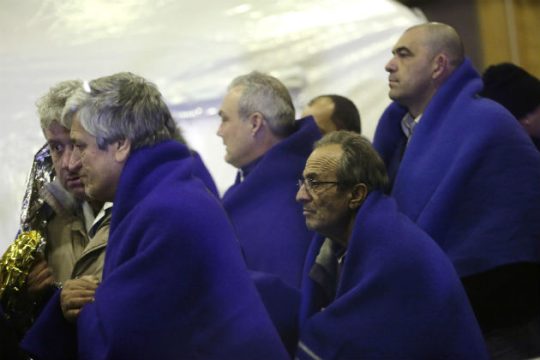 Καταθέτουν τα μέλη του πληρώματος του «Norman Atlantic»