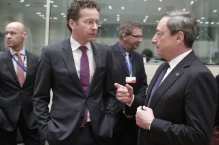 Μας έχουν κόψει κοστούμι