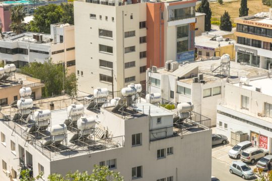 Πάφος: Το μεγάλο φαγοπότι με… μπόχα αποχετευτικού