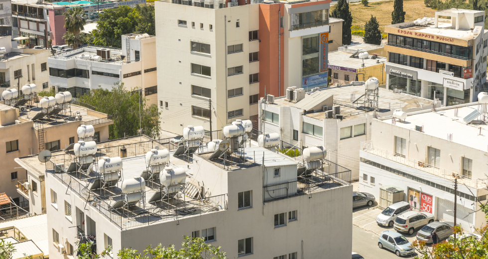 Πάφος: Το μεγάλο φαγοπότι με… μπόχα αποχετευτικού