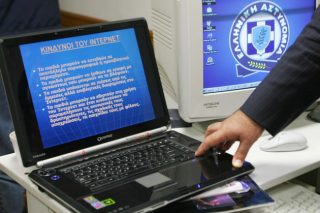 Πορνογραφία ανηλίκων πίσω από το μόντελινγκ