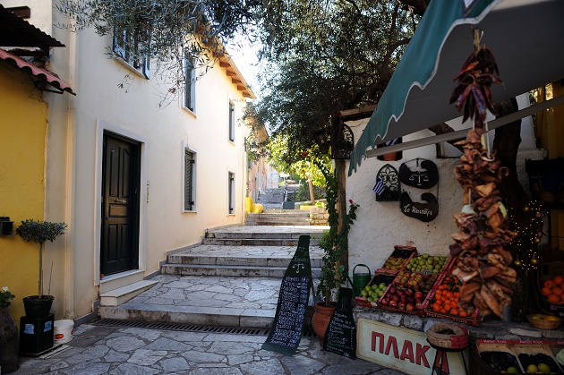 Στην Πλάκα ή της πλάκας;