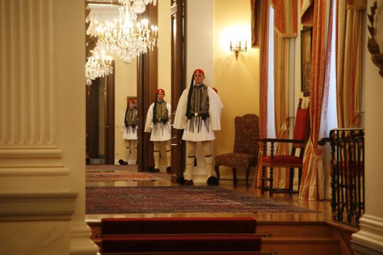 Οι θεσμοί και ο πρώτος πολίτης