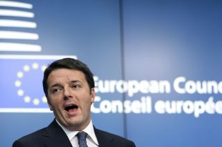 Δεσμεύσεις ζητά ο Ρέντσι