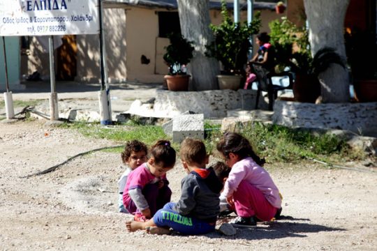 Ενα παιδί έφερε στον κόσμο ένα μωρό