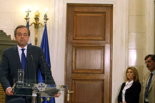 Συνεχίζεται η διγλωσσία από την κυβέρνηση