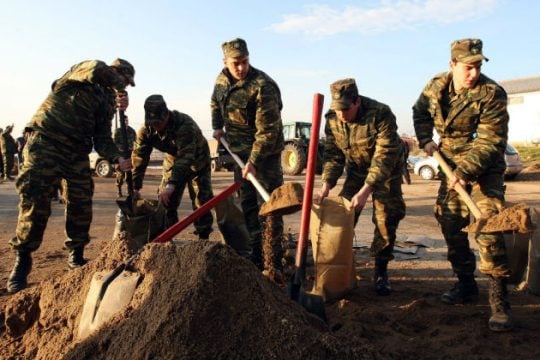 Κινητοποίηση στρατού για τις πλημμύρες στον Έβρο