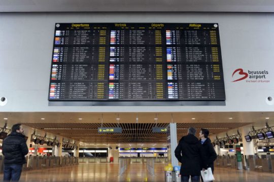 Το Βέλγιο «κατέβασε ρολά»