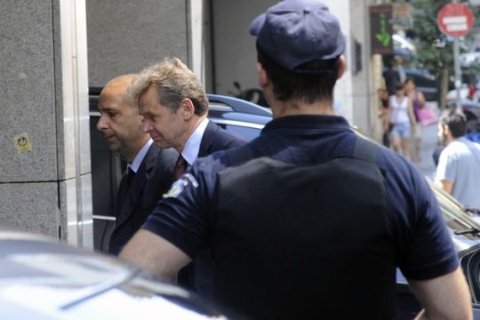 Παράταση για το… θεαθήναι