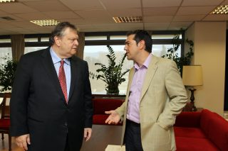 Ενημέρωση Τσίπρα για τα εθνικά θέματα