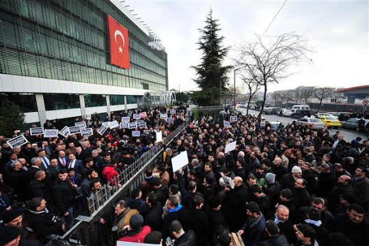 Επιχείρηση – σκούπα κατά δημοσιογράφων στην Τουρκία (video)