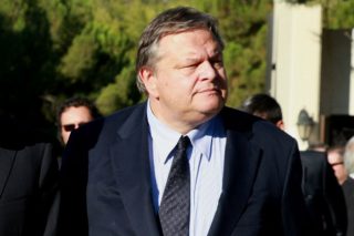 Eκτός από τον Πρόεδρο υπάρχουν και οι εκλογές