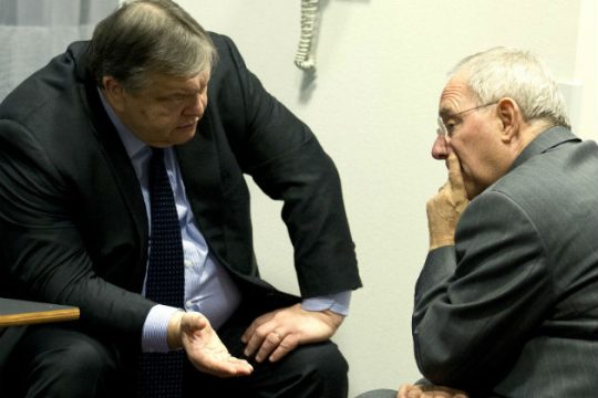 Σόιμπλε: Πρώτα να τελειώσει το μνημόνιο και μετά η νέα πίστωση