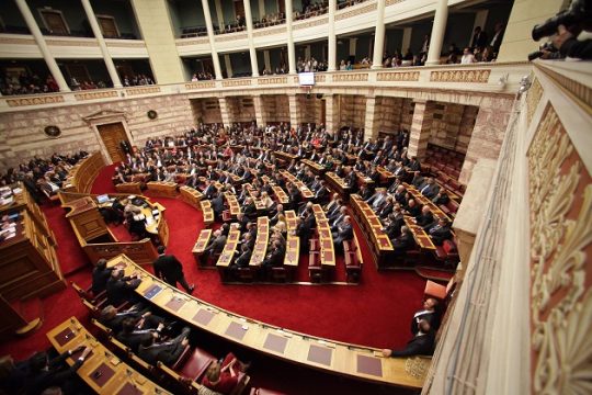 Με το βλέμμα στις… κάλπες η τρίτη ψηφοφορία για ΠτΔ