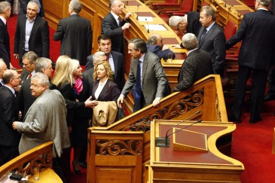 Ψηφοφορία με το βλέμμα στις κάλπες