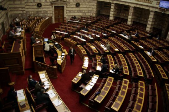 Αποχώρησε από τη Βουλή το ΚΚΕ εξαιτίας του «ορυμαγδού των τροπολογιών»