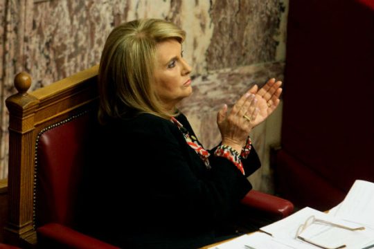 Μήπως η κ. Βούλτεψη θέλει …να ενεργοποιήσει τα CDS;