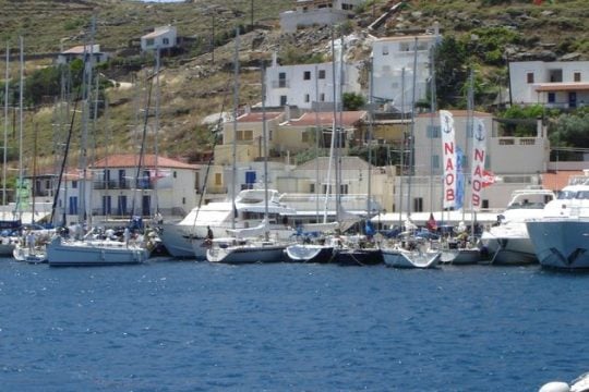 Αντιδρούν στην κατασκευή της μαρίνας