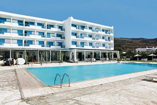 «Υπό εξέταση» η αύξηση του ΦΠΑ στα ξενοδοχεία