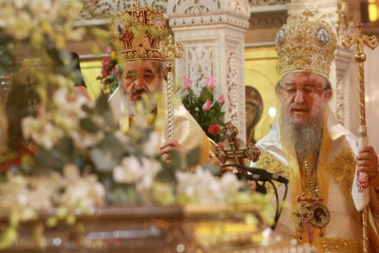 Αφορισμός της Αριστεράς από τη… Δεξιά του Κυρίου
