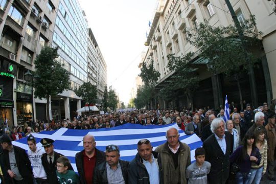 Επιστρατεύονται οι απόστρατοι εν όψει κάλπης