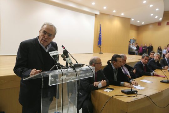 Βαθιές τομές στην εκπαίδευση
