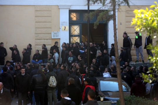 Εκτροπα και στην «εξέδρα» της Ευελπίδων