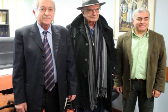 Επικεφαλής Βασιλικός για να… ποτιστεί η γλάστρα