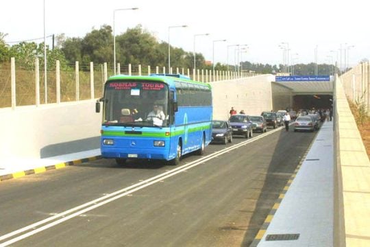 Ποδαρικό με απολύσεις στα διόδια