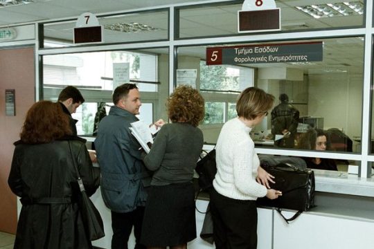 Μαύρη τρύπα ύψους 4 δισ. στα δημόσια έσοδα το 2014