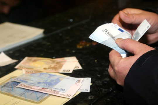 Αύξηση εμπορικού ελλείμματος