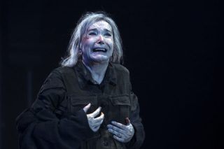 Ενας Λιρ για τη Νουρία Εσπέρτ
